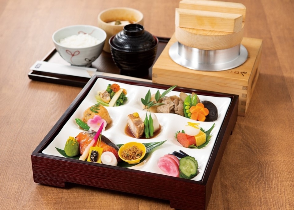いねや和朝食膳 焼き魚と6種類のおかず 釜炊きごはん