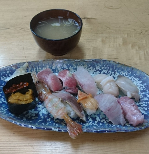 市場のお寿司屋さん