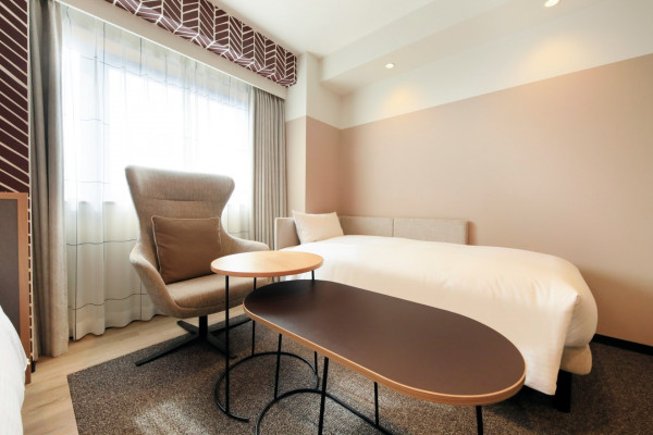 大人3名様ご利用時はソファベッドを追加