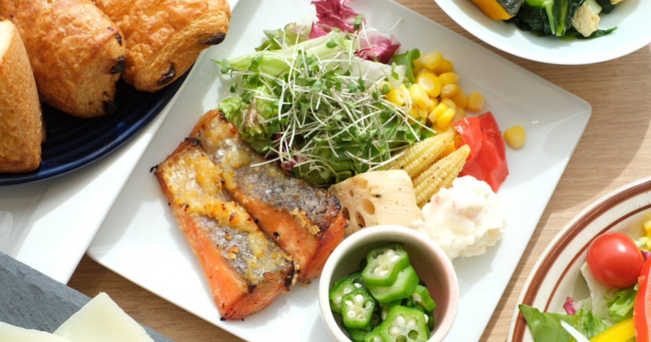 画像：郷土色豊かな朝食メニュー