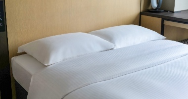 画像:POINT1 清潔感を重視したデュベスタイルのベッド