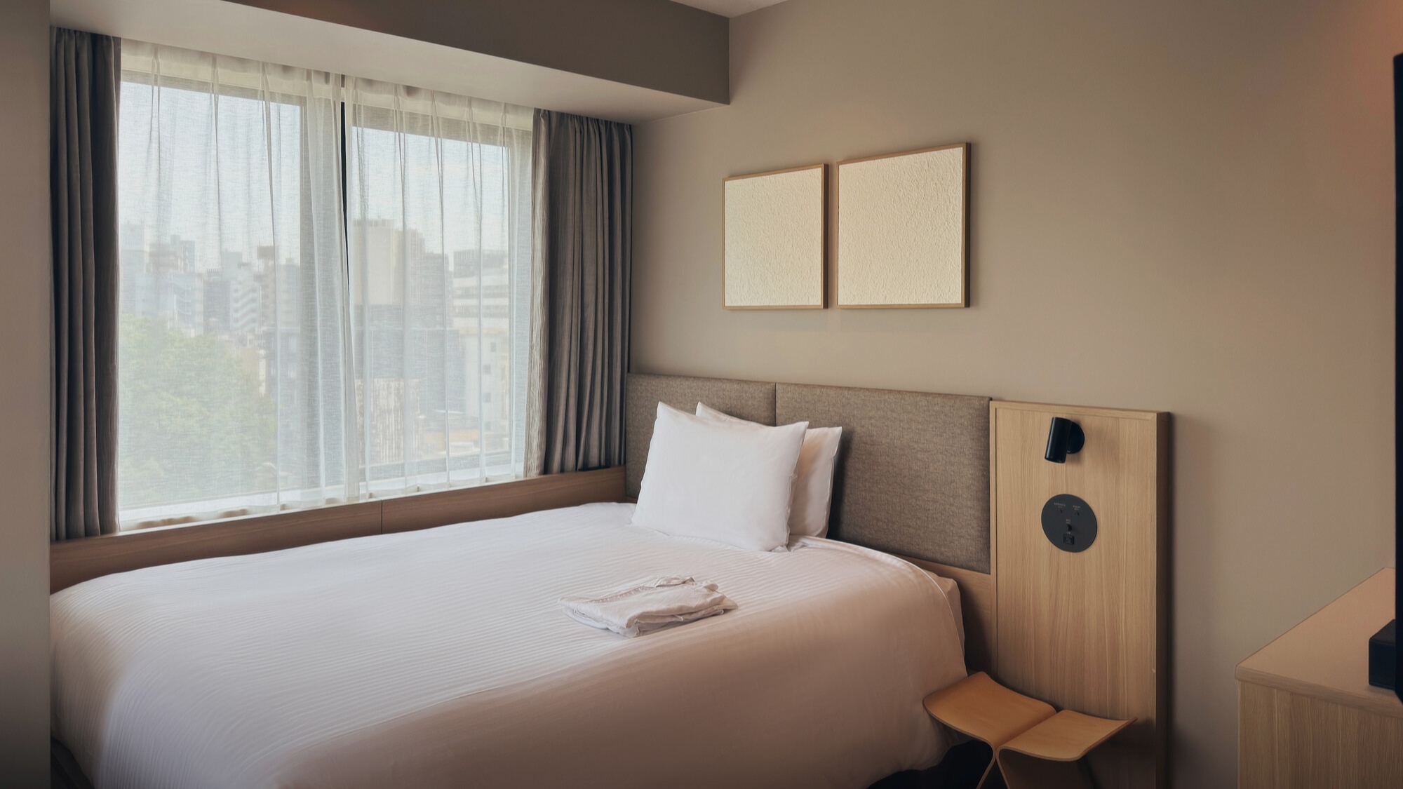 コーナーモデレートルーム